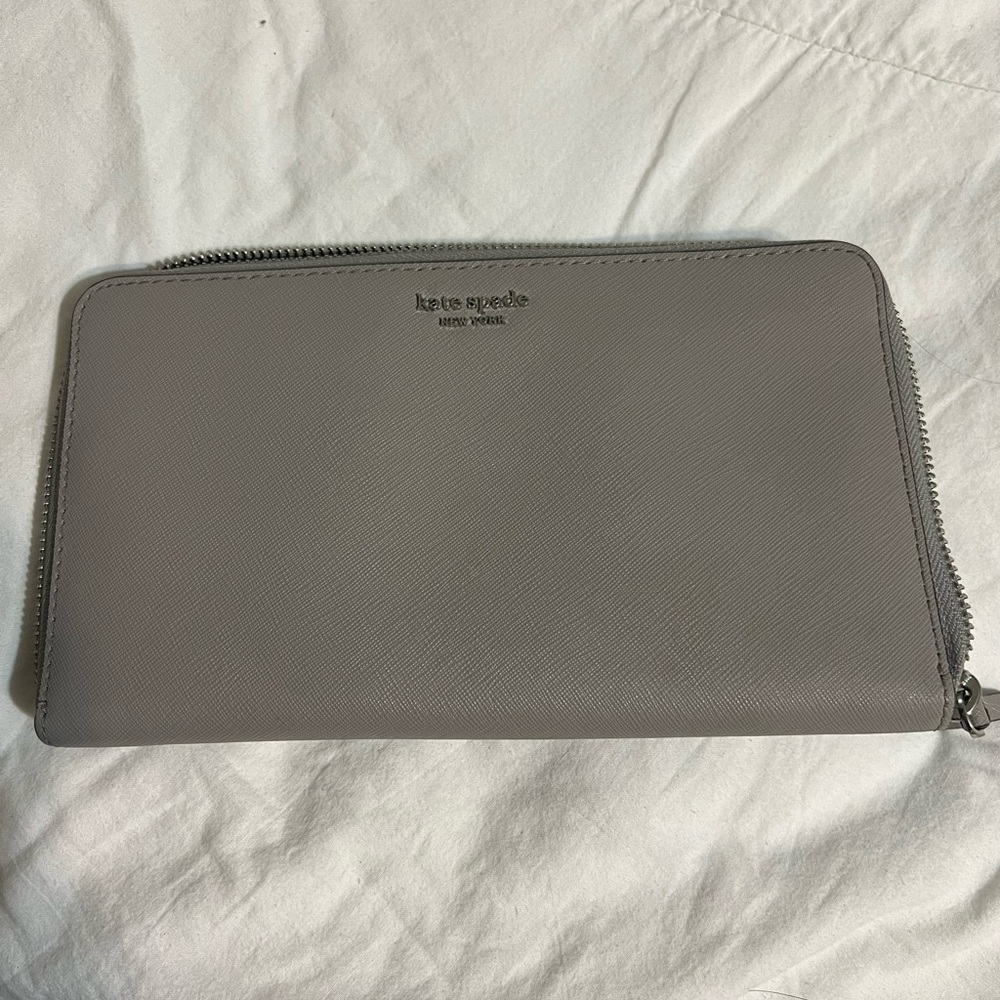 Kate Spade Outlet Large Wallet - Picture 2 of 3